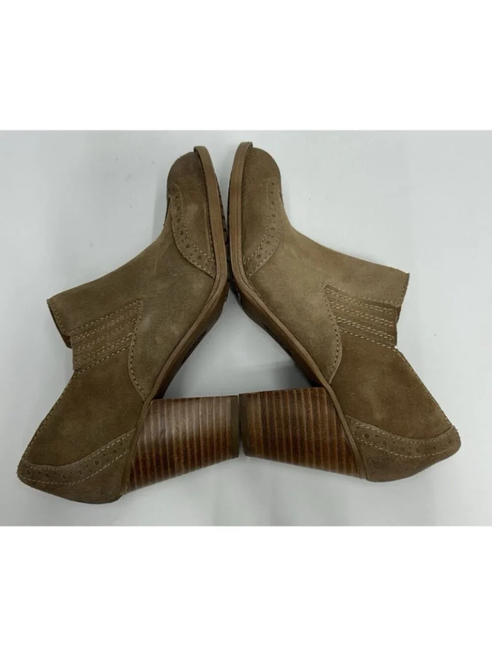 Sofft Women’s Suede Ankle Bootie Size 8 Tan Slip on Boho Office Work
